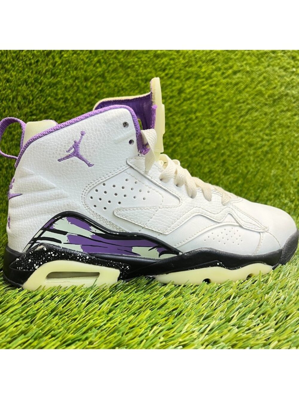 Nike Air Jordan MVP Girls Size 5Y White Purple Athletic Basketball Shoes Sneaker